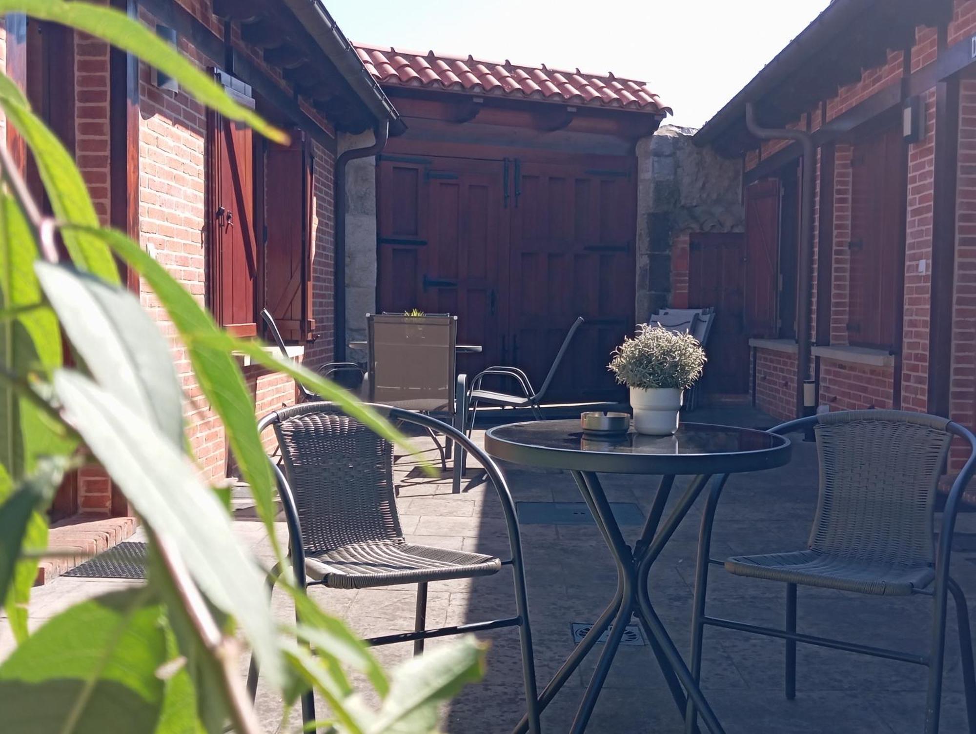 Apartamentos Las Cuadras De Estanos Muriedas ภายนอก รูปภาพ